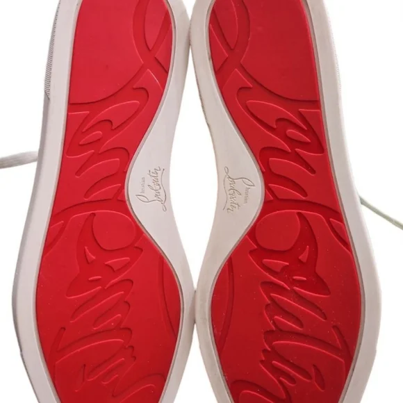 Christian Louboutin - Picture 4 of 7